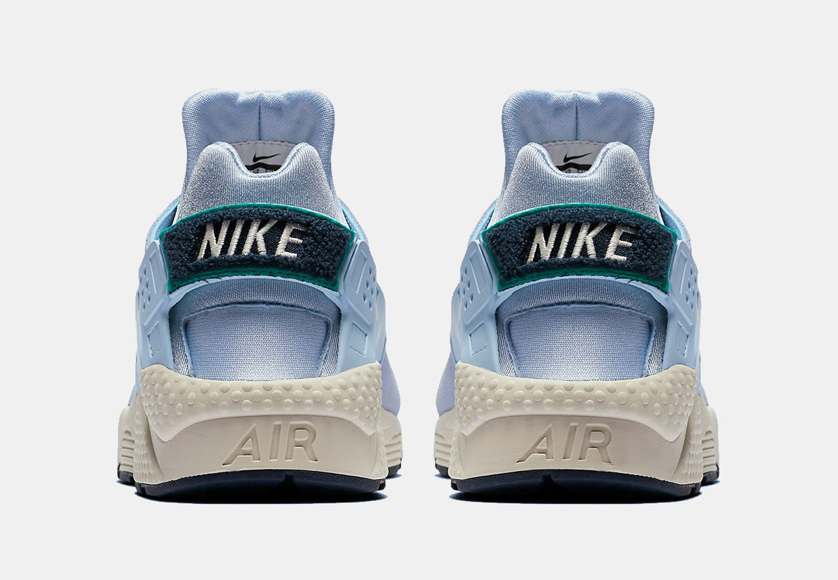 Nike Air Huarache Premium Gets A Blue Tint