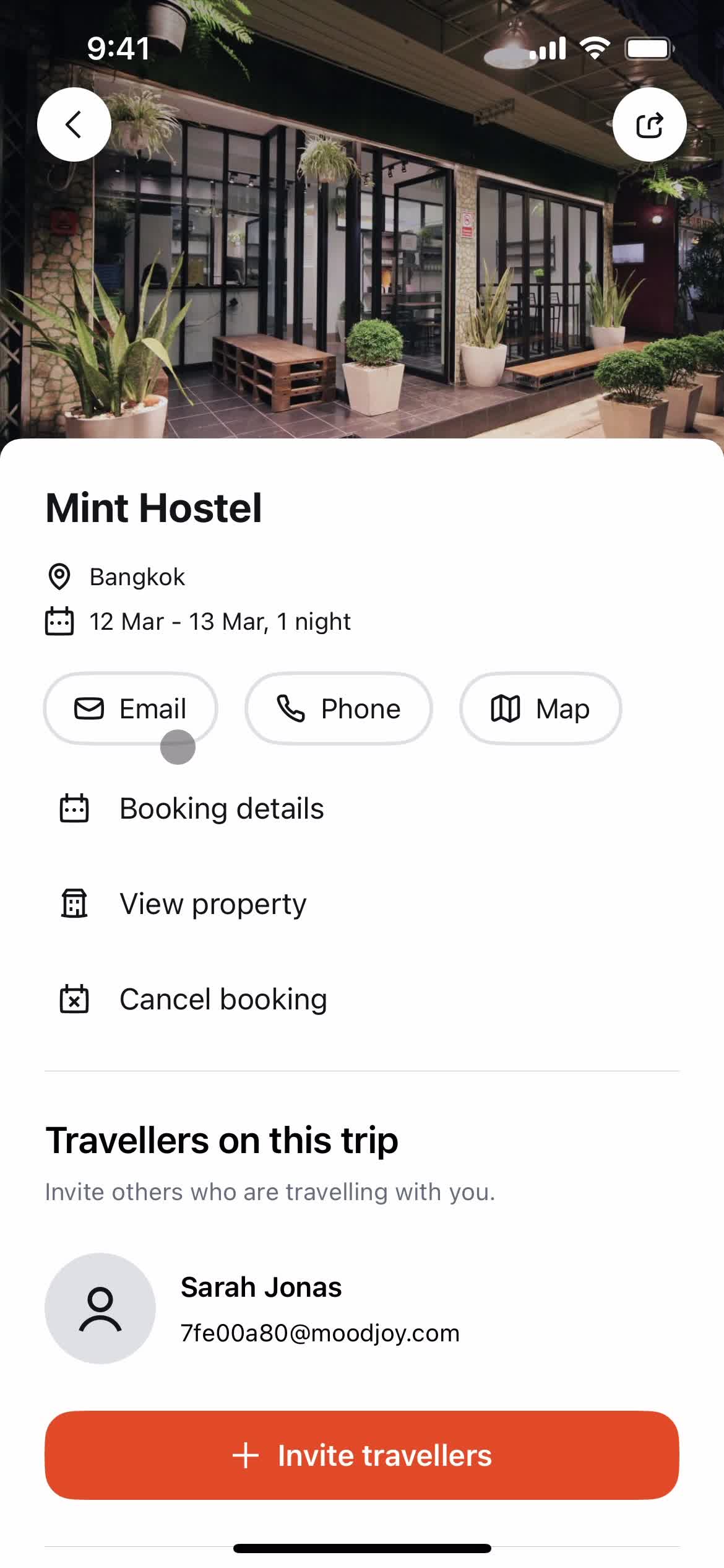 Hostelworld property details screenshot