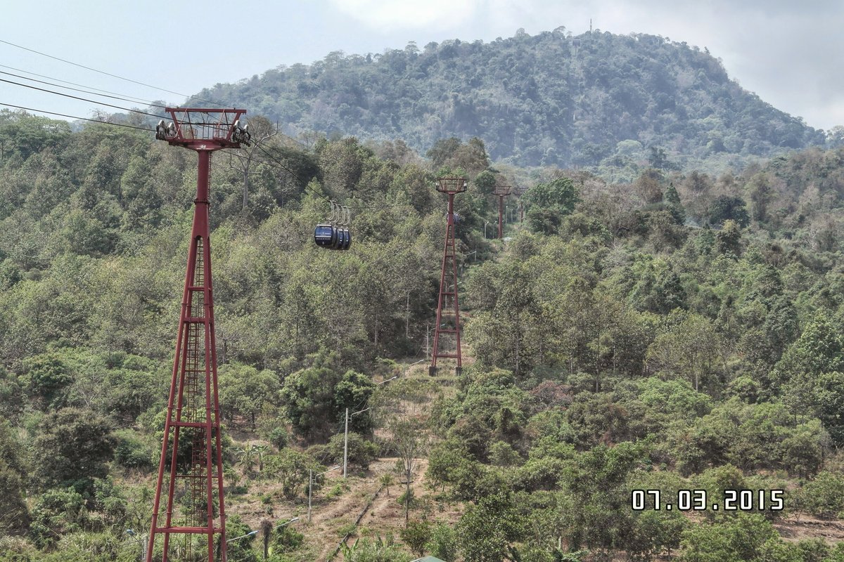 Bà Rá mountain