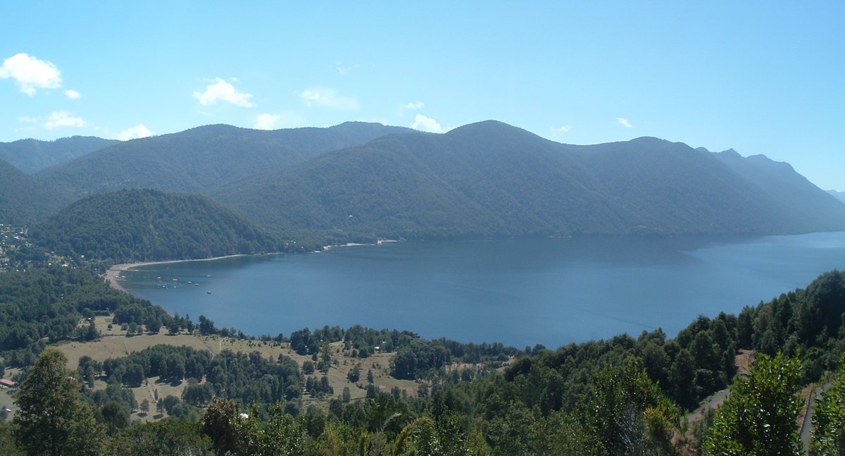 Caburgua Lake