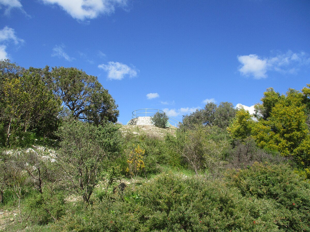 Chalk Hill Lookout, Medina