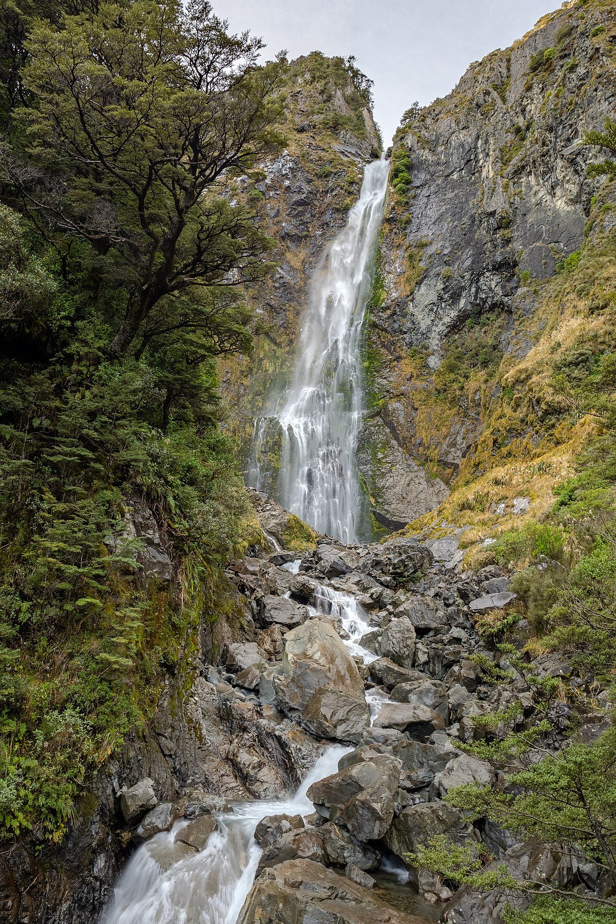 Devils Punchbowl Falls