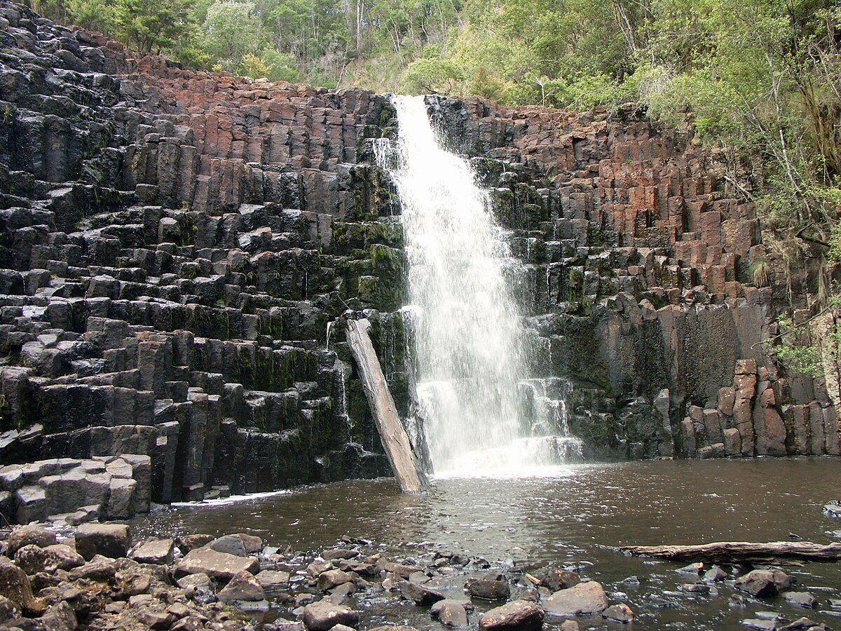 Dip Falls