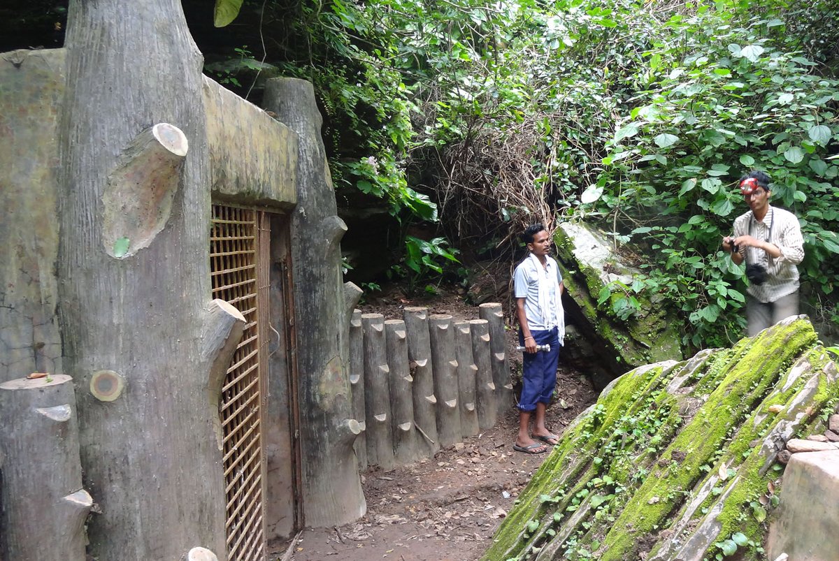 Kotumsar Cave