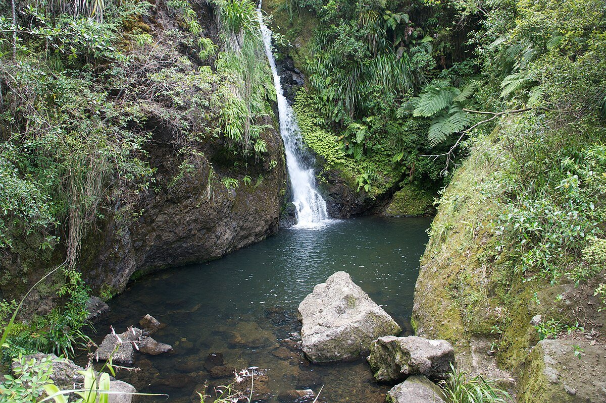 Karamatura Falls