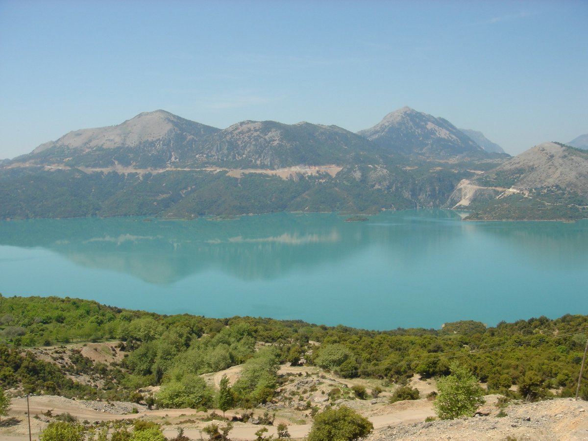 Kremasta lake
