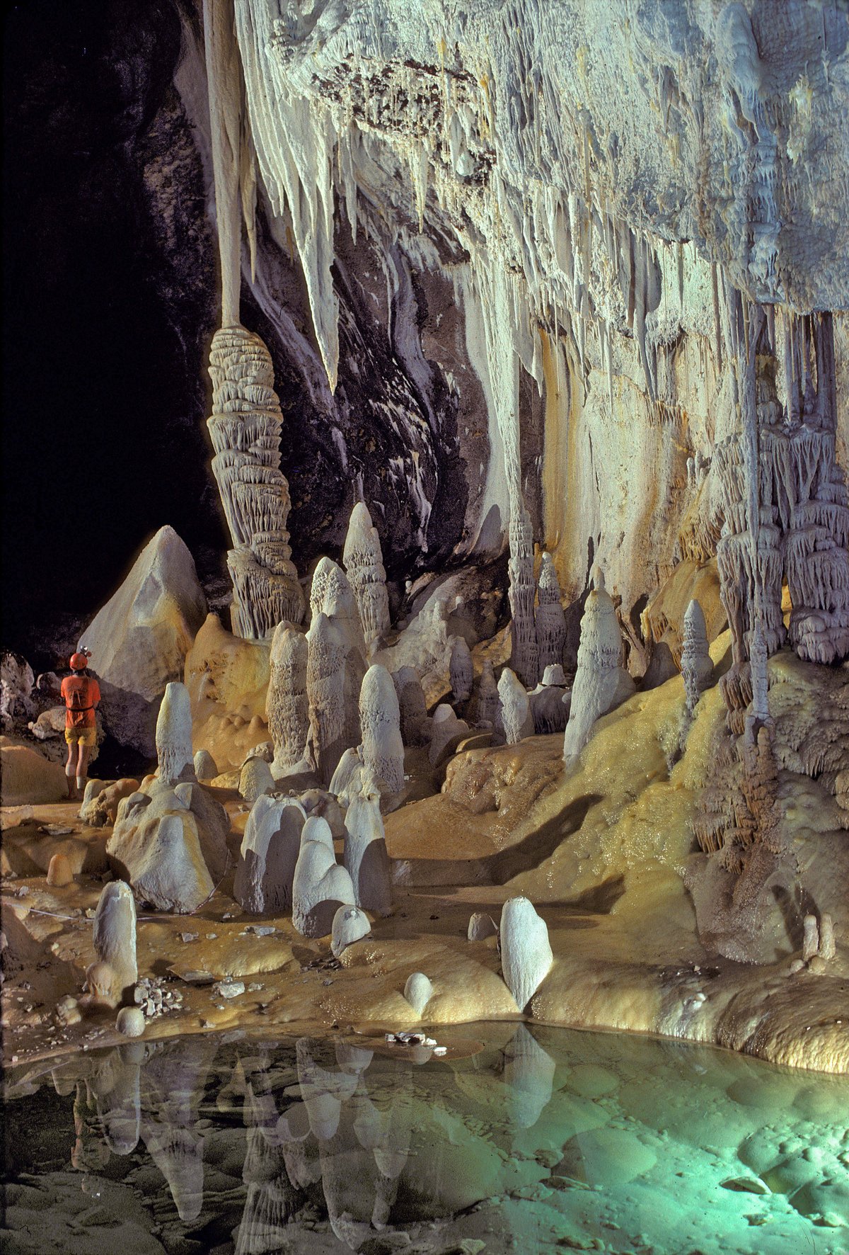Torhola Cave