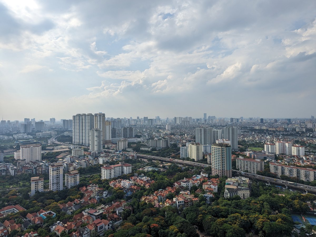 Linh Đàm Lake