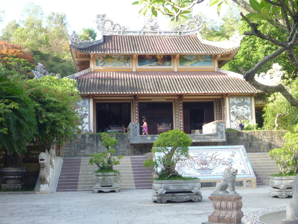 Long Sơn Pagoda
