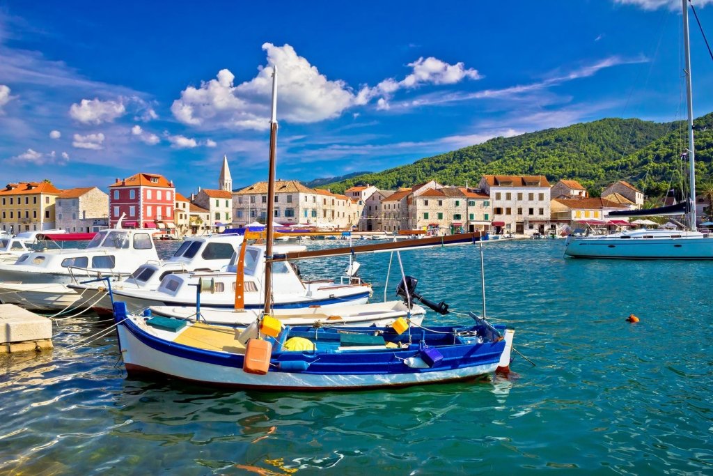 Maslinica Bay in Stari Grad