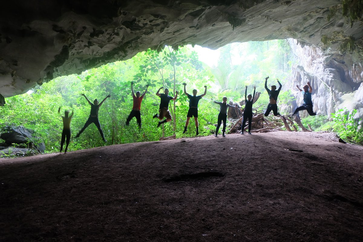 Tú Làn Caves System