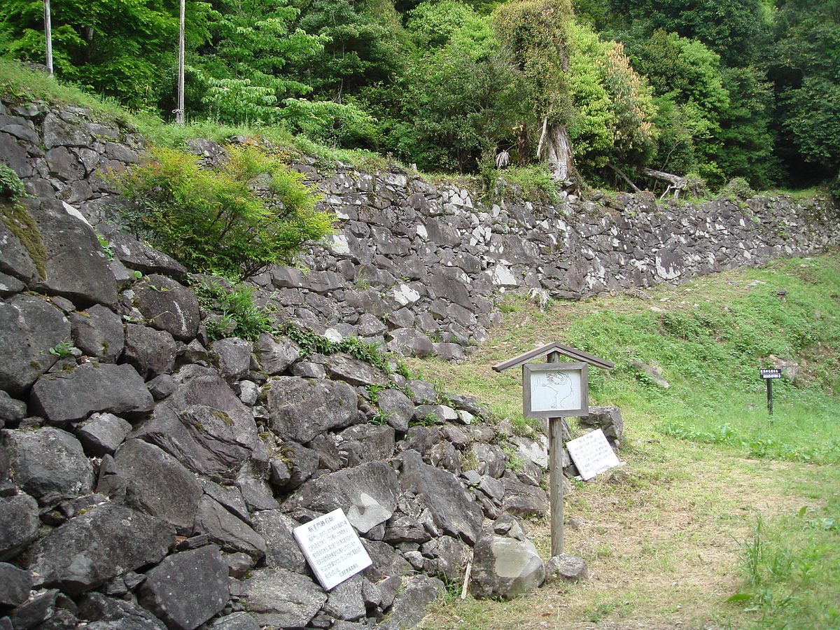 Tsunomure Castle