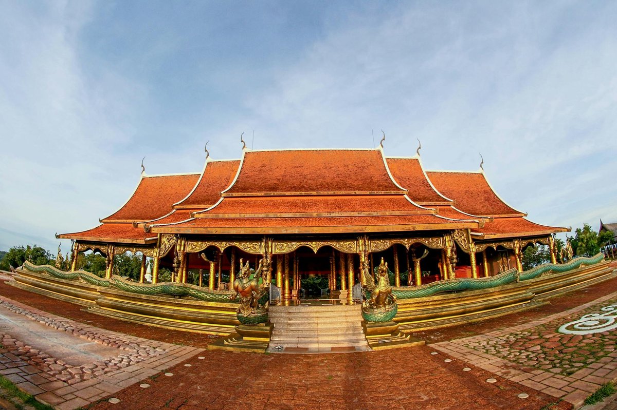 Chao Pho Ta Pa Khao shrine