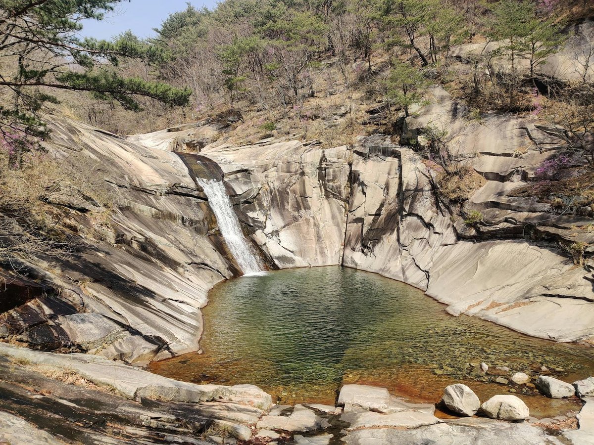 Jeongbang Waterfall