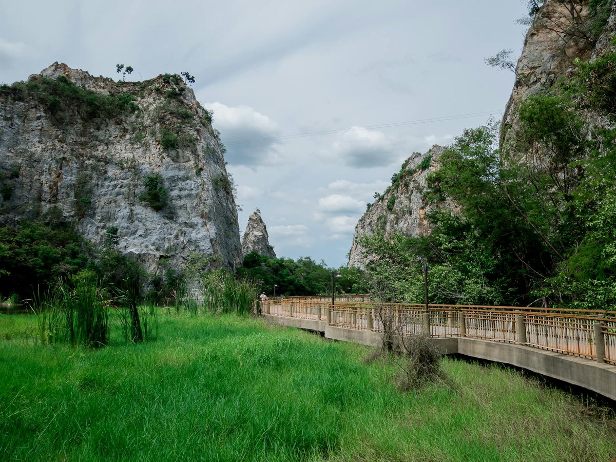 Hermit cave at Khao Ngu