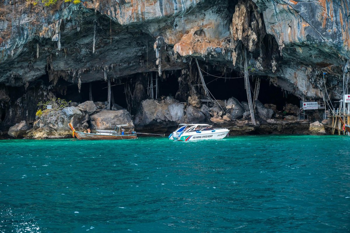 Phi Hua To Cave