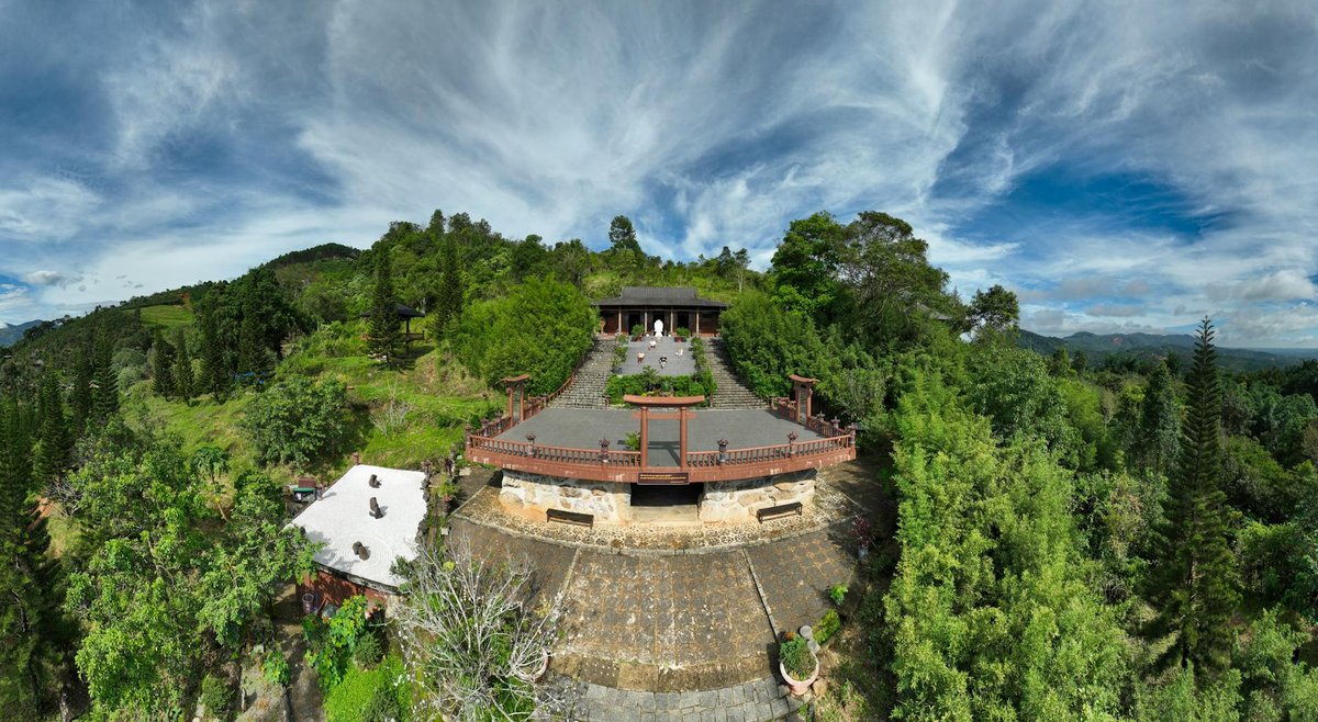 Tam Bảo Temple