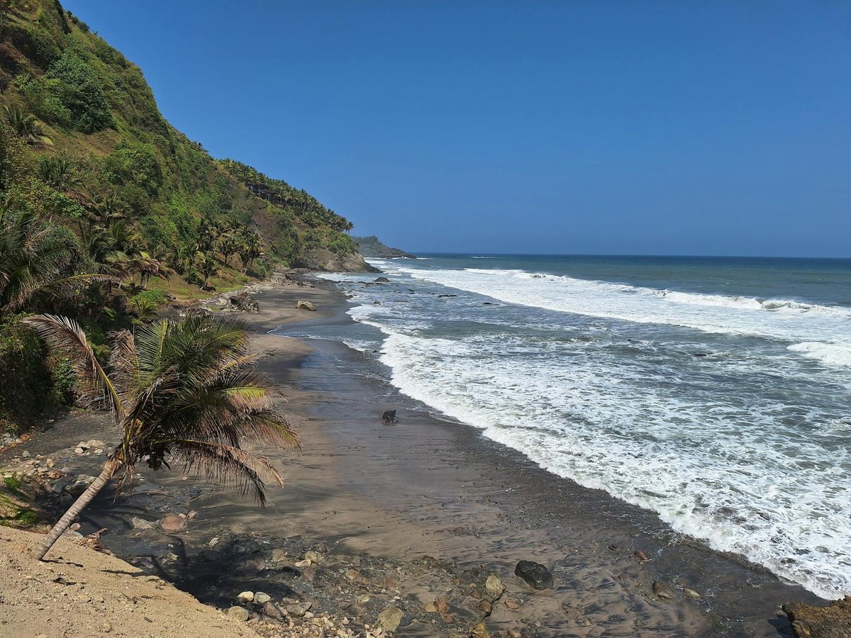 Pantai Lue