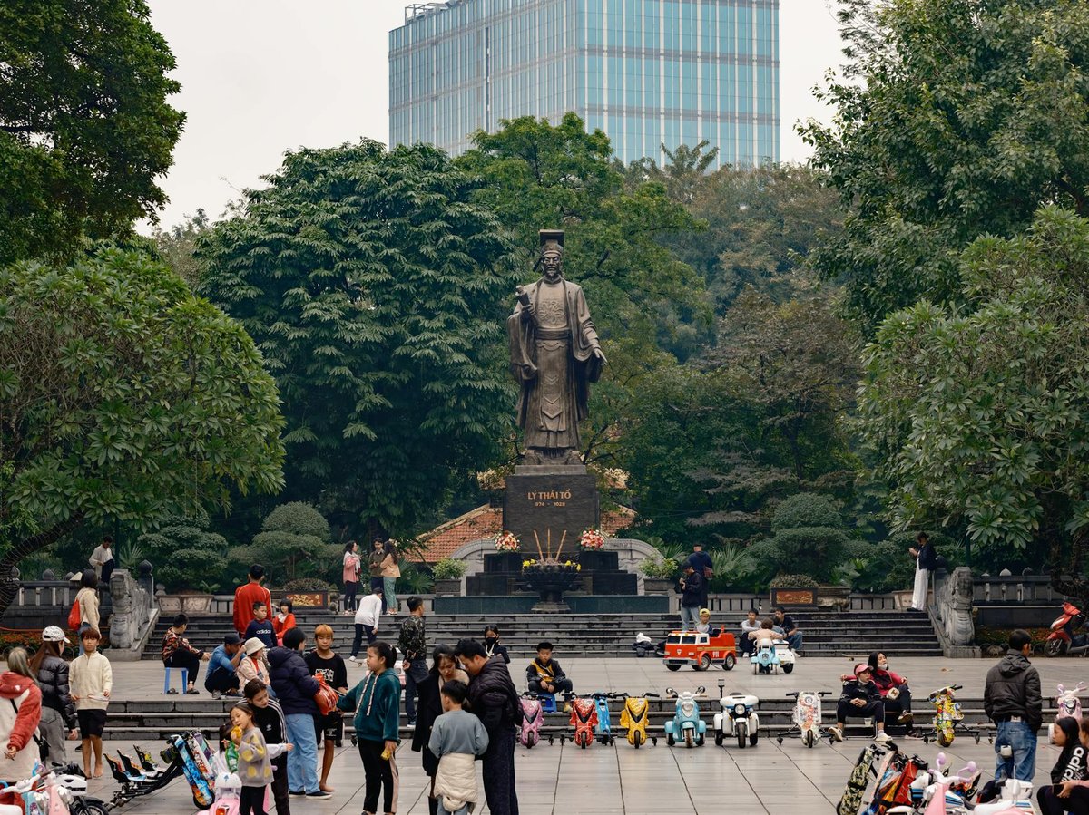 Lý Bát Đế Shrine