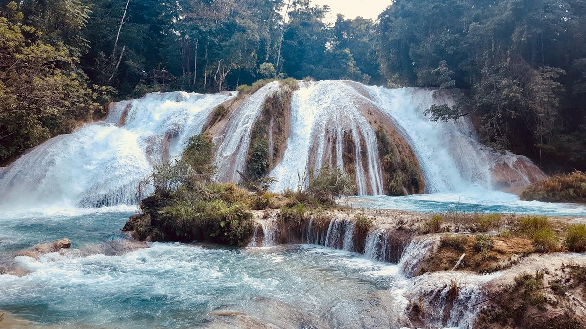 Cascada Azul