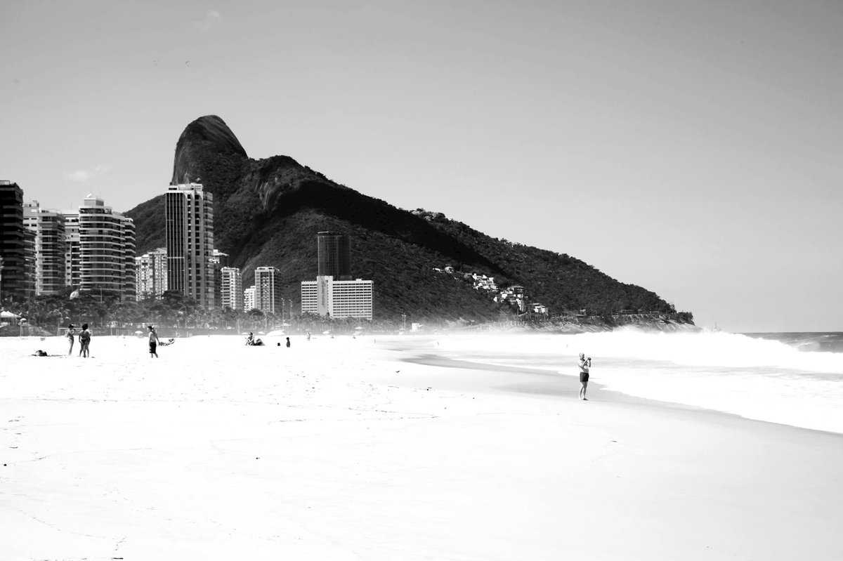 Camburi das Pedras Beach