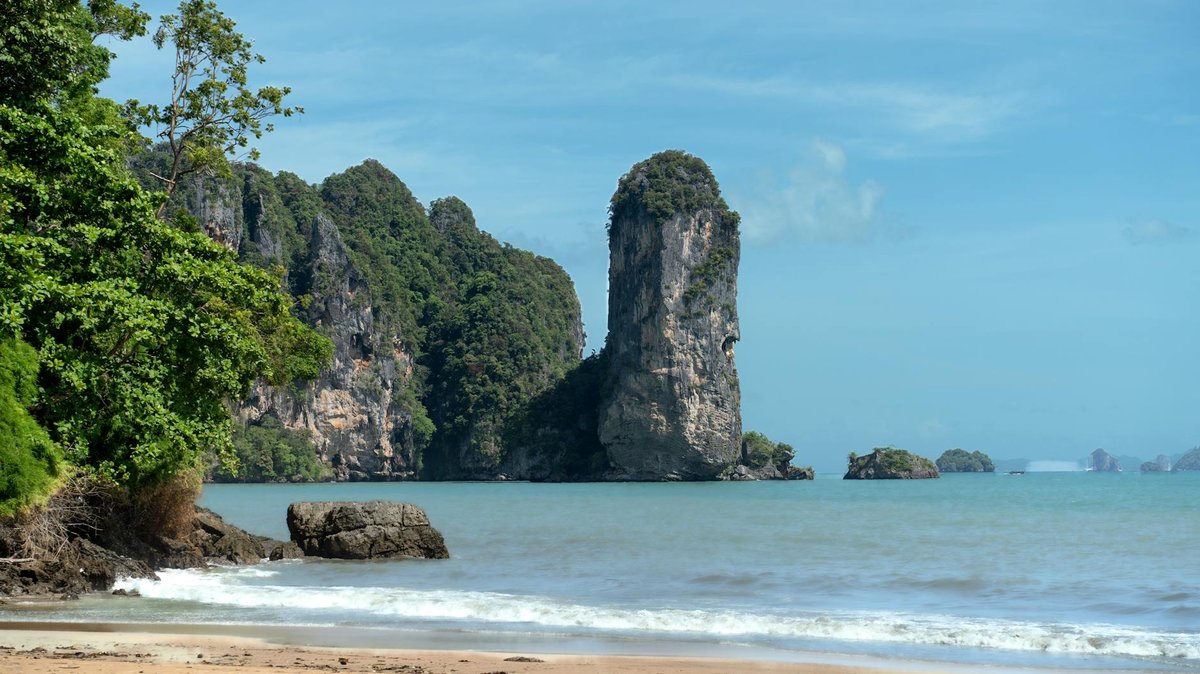 Phra Ae Beach