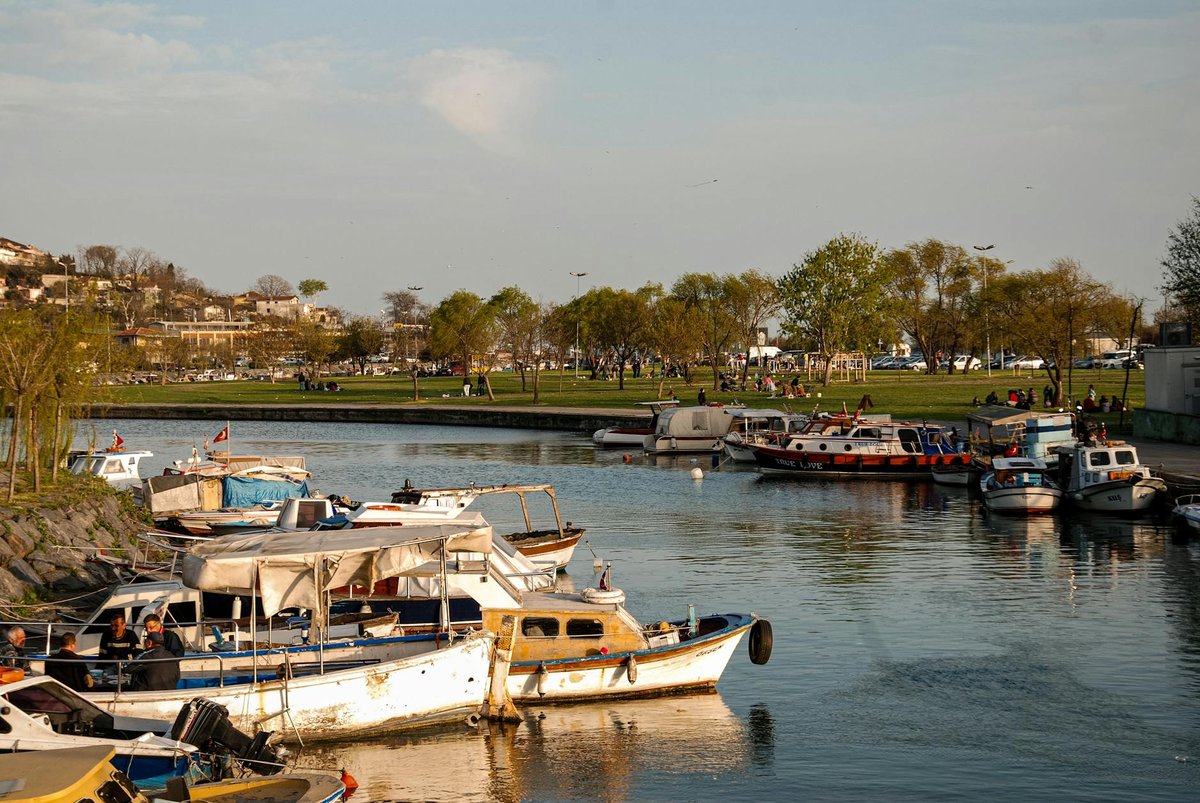 Menekşe Beach