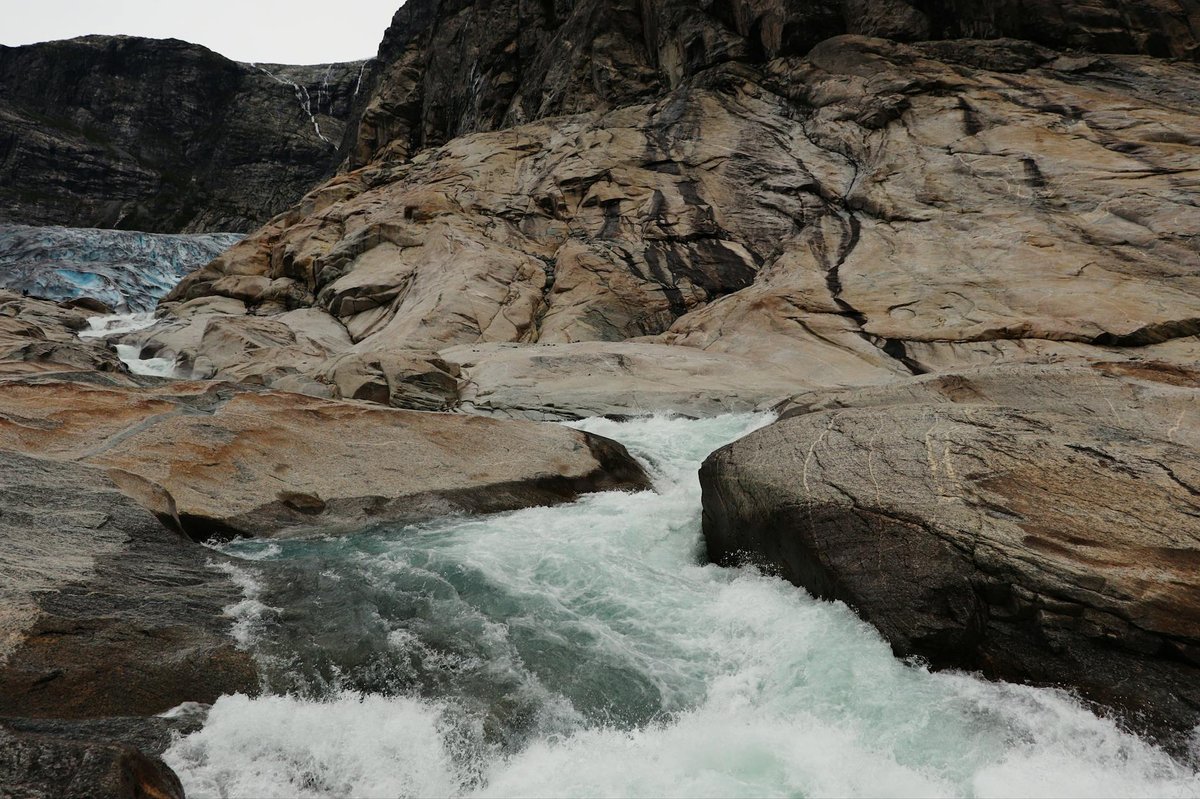 Blomstølskardsbreen Glacier
