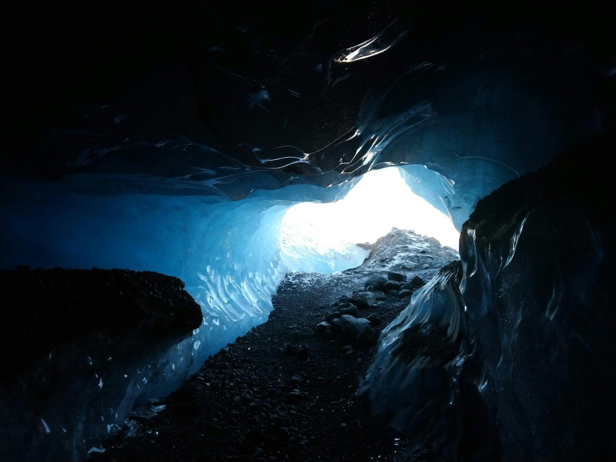 Hálsanefshellir cave