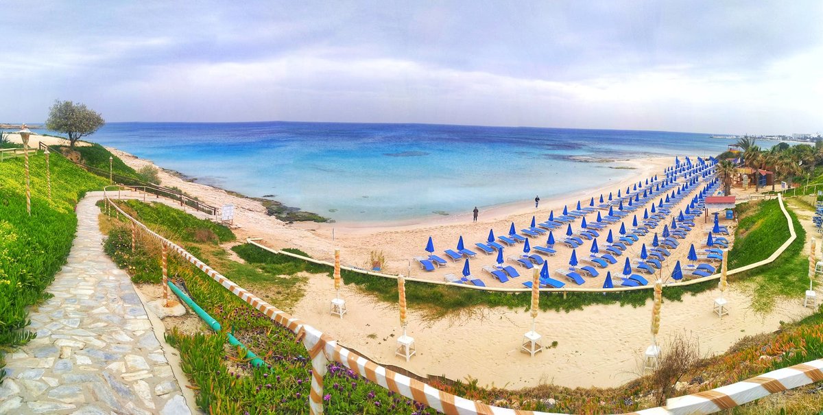 Air Manis beach
