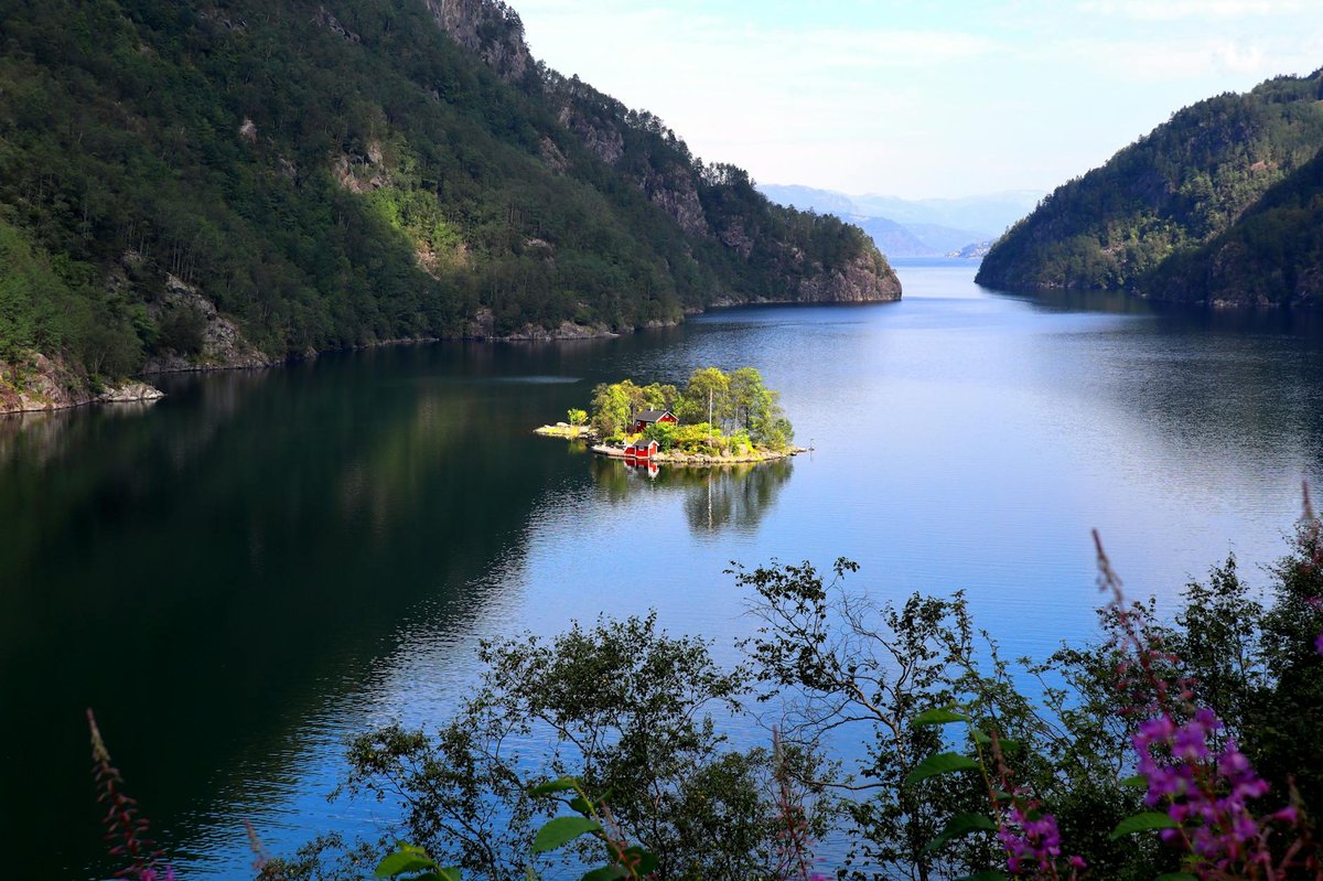 Cannons Creek Lake