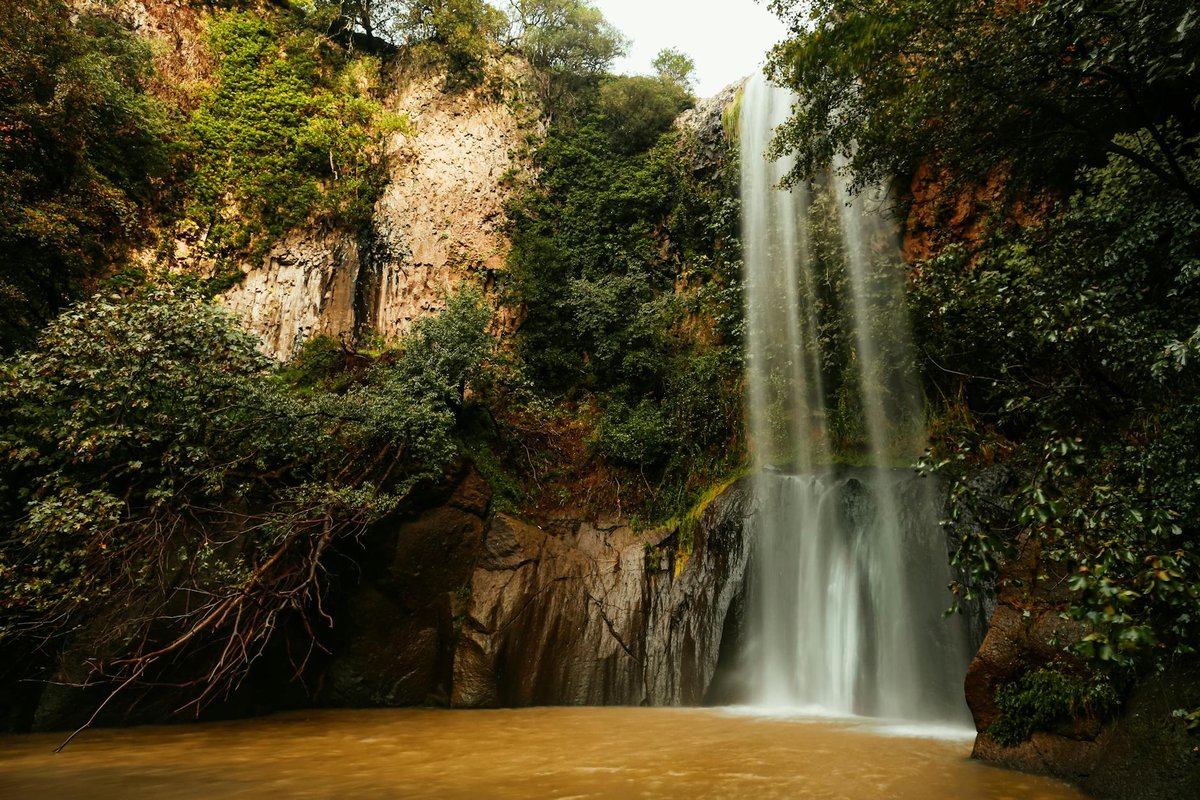 Milona waterfall