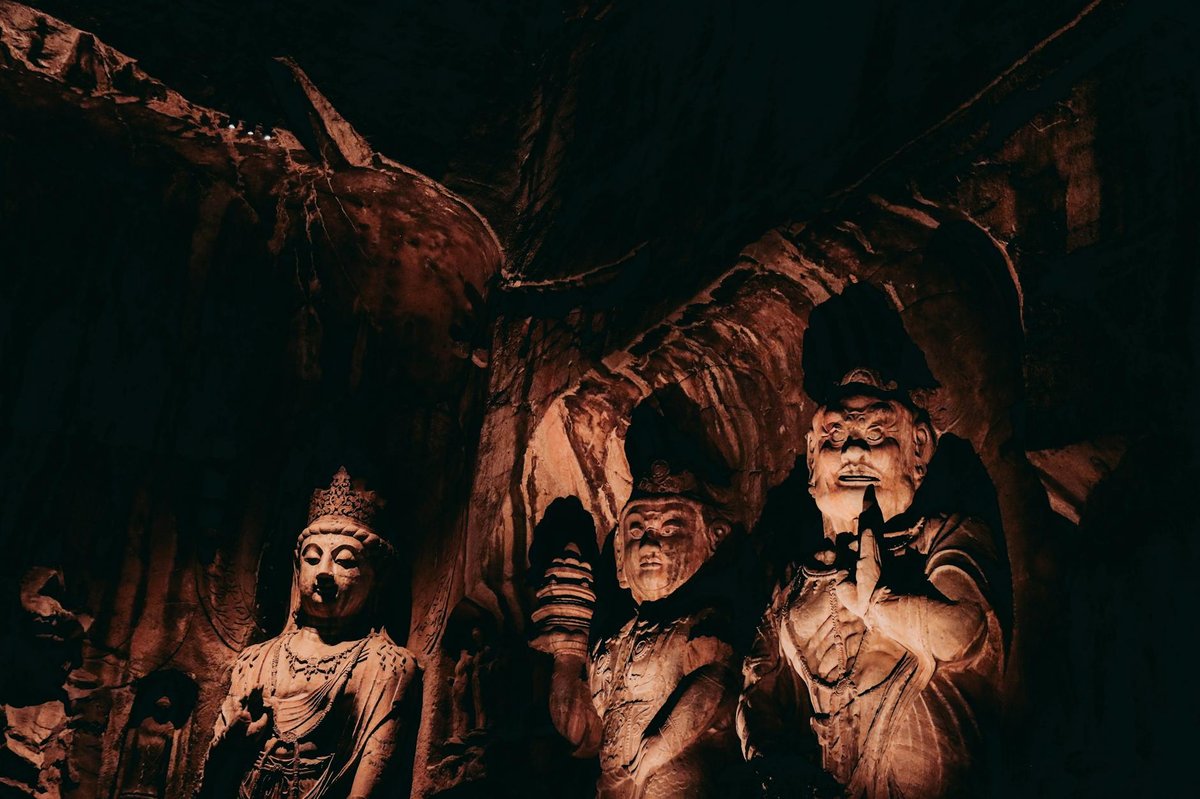 Heilig Hartklooster: Lourdes cave with statues of Saints Maria and Bernadette de Soubirous