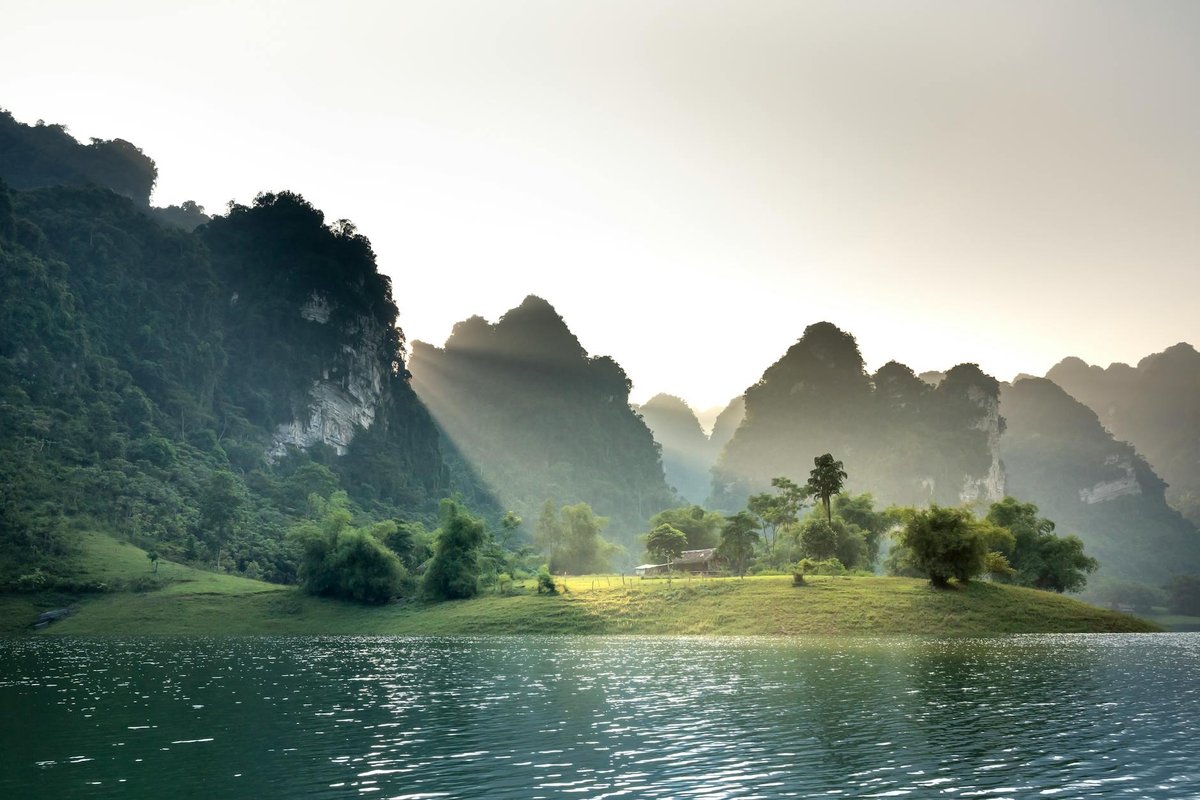 Thiền Quang Lake