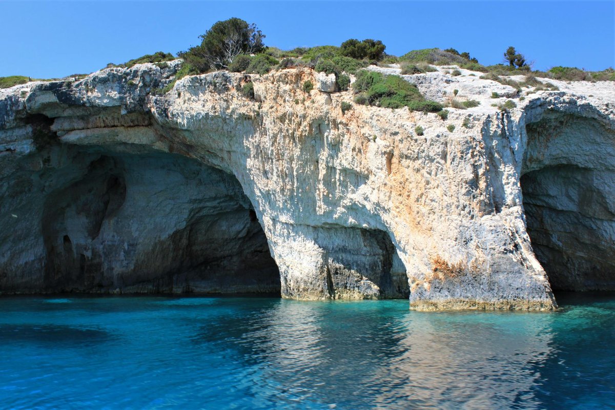 Alistratis cave