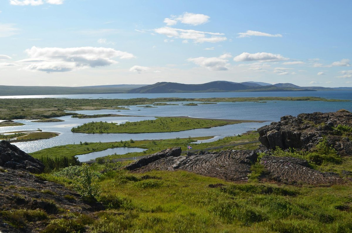 Barnahallia Lough