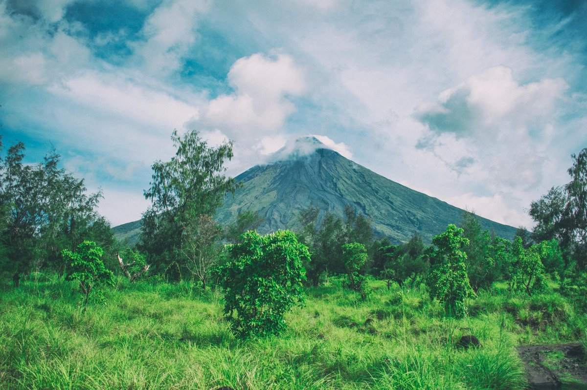 Angilut Peak