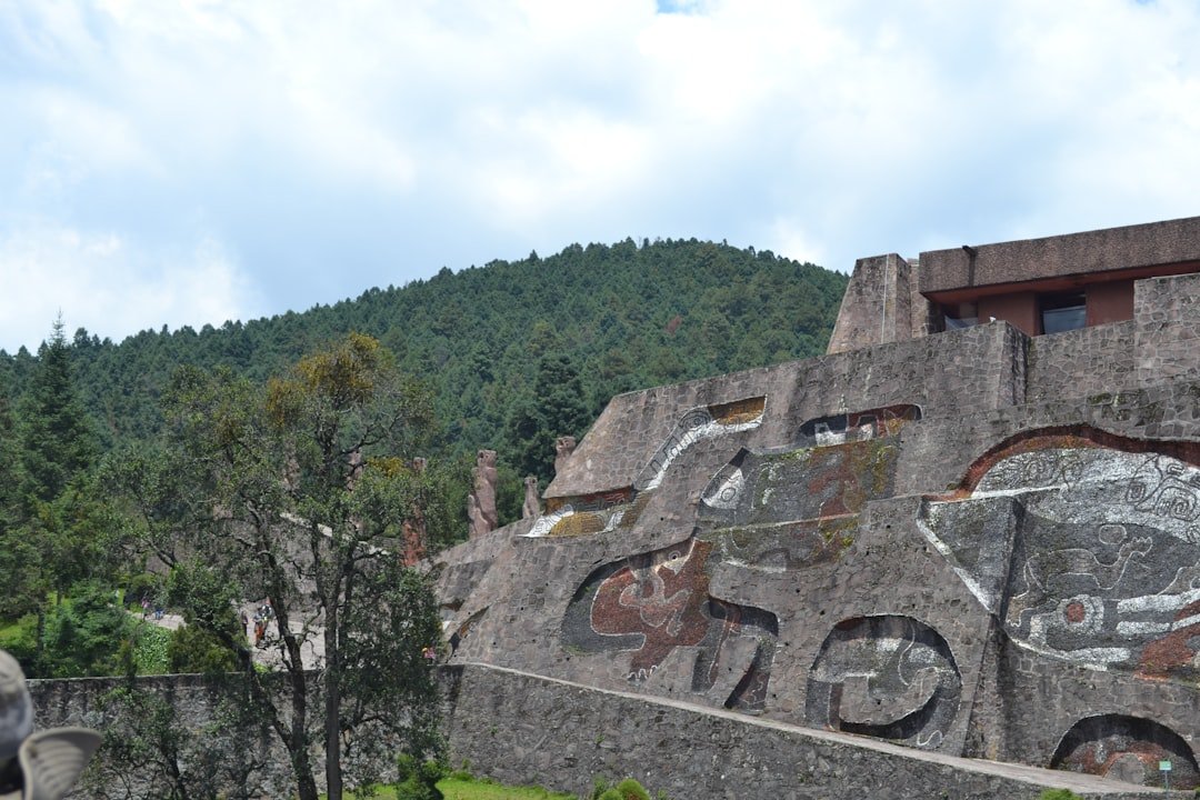 Cueva El Tecolote