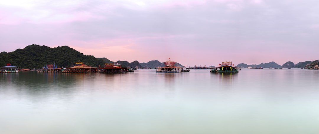 Hồ Hồng Sạt