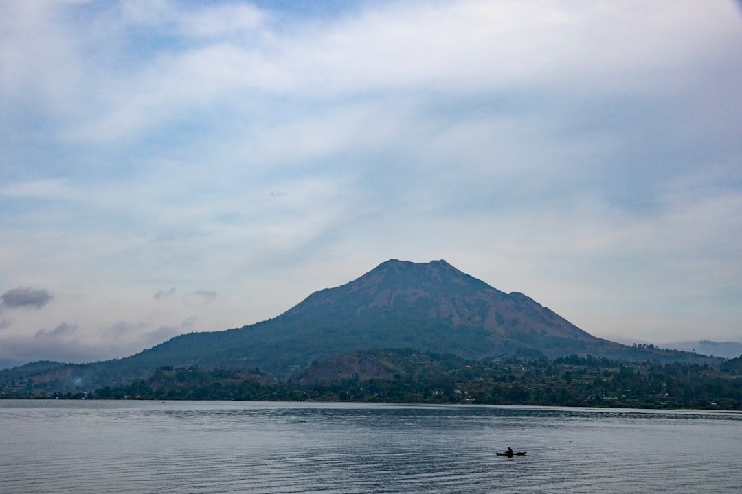 Danau Egon