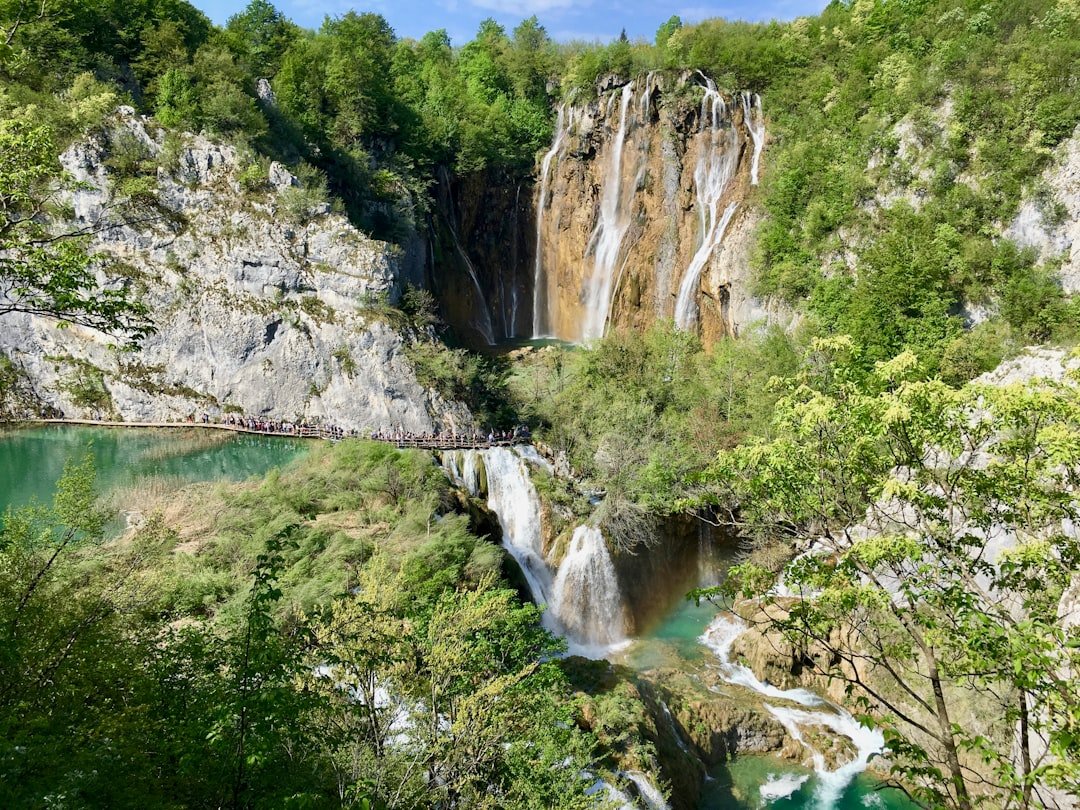 Manojlovački waterfall