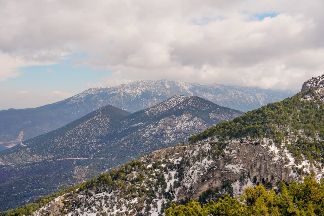 Akbaba Dağı