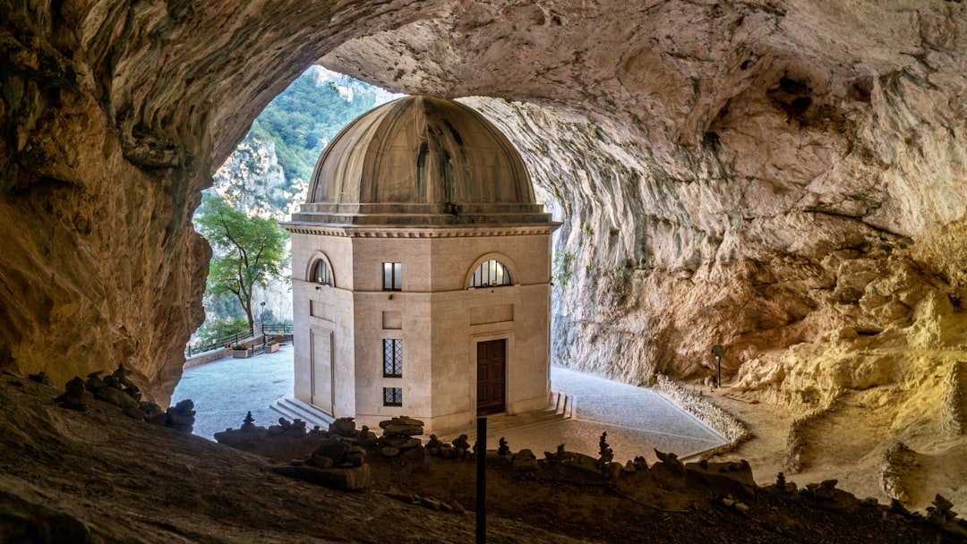 Grotta del Caglieron