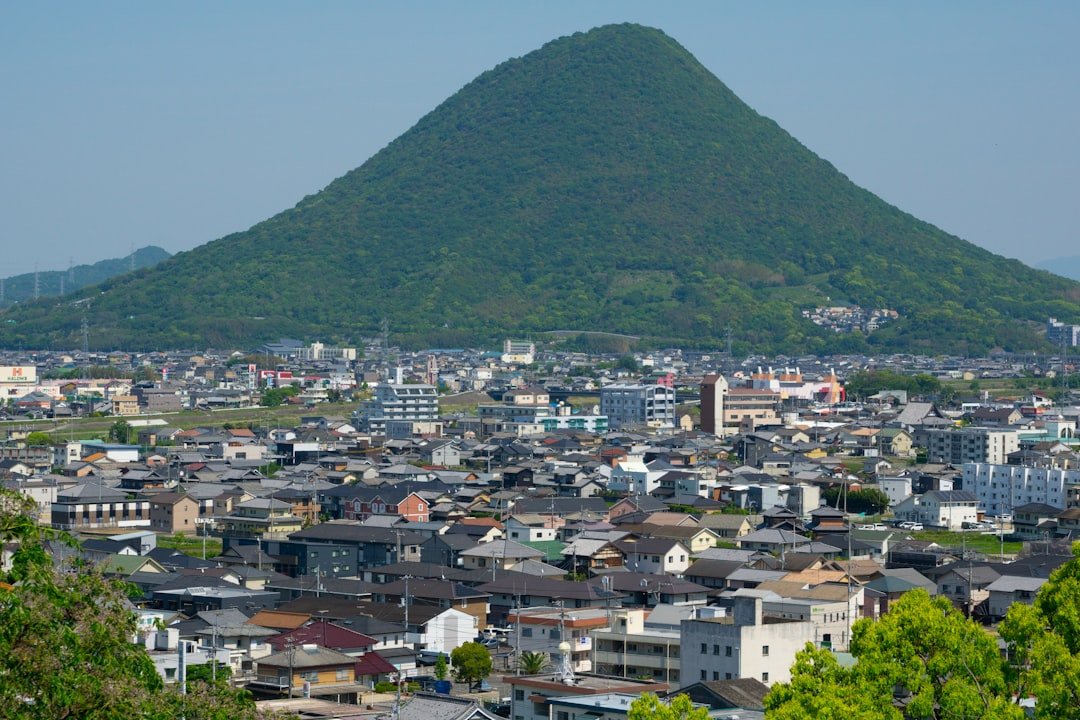 Mount Iō