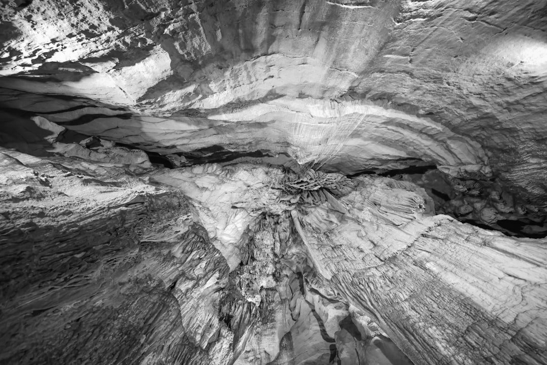 Havşişan Caves
