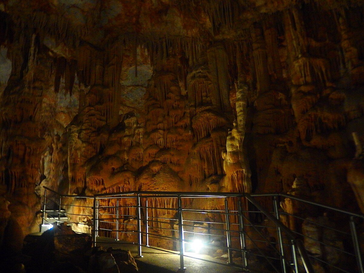 Koutouki Cave