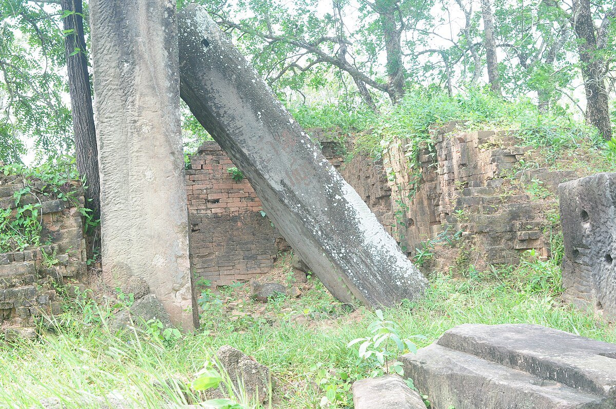 Prasat Sang Sip Chai
