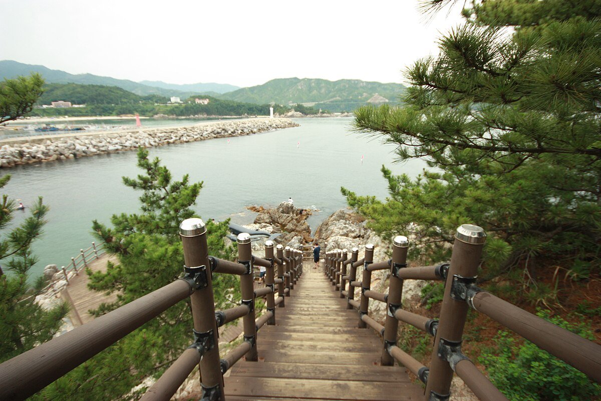Yonghwa Beach
