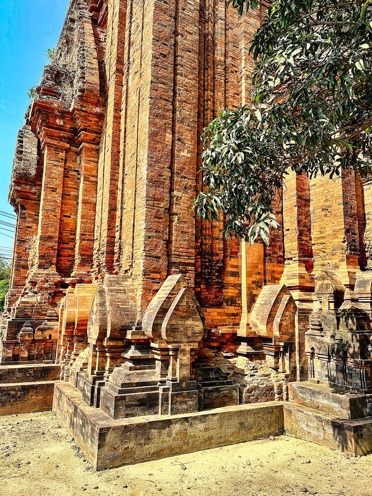 Binh Lam Cham Tower