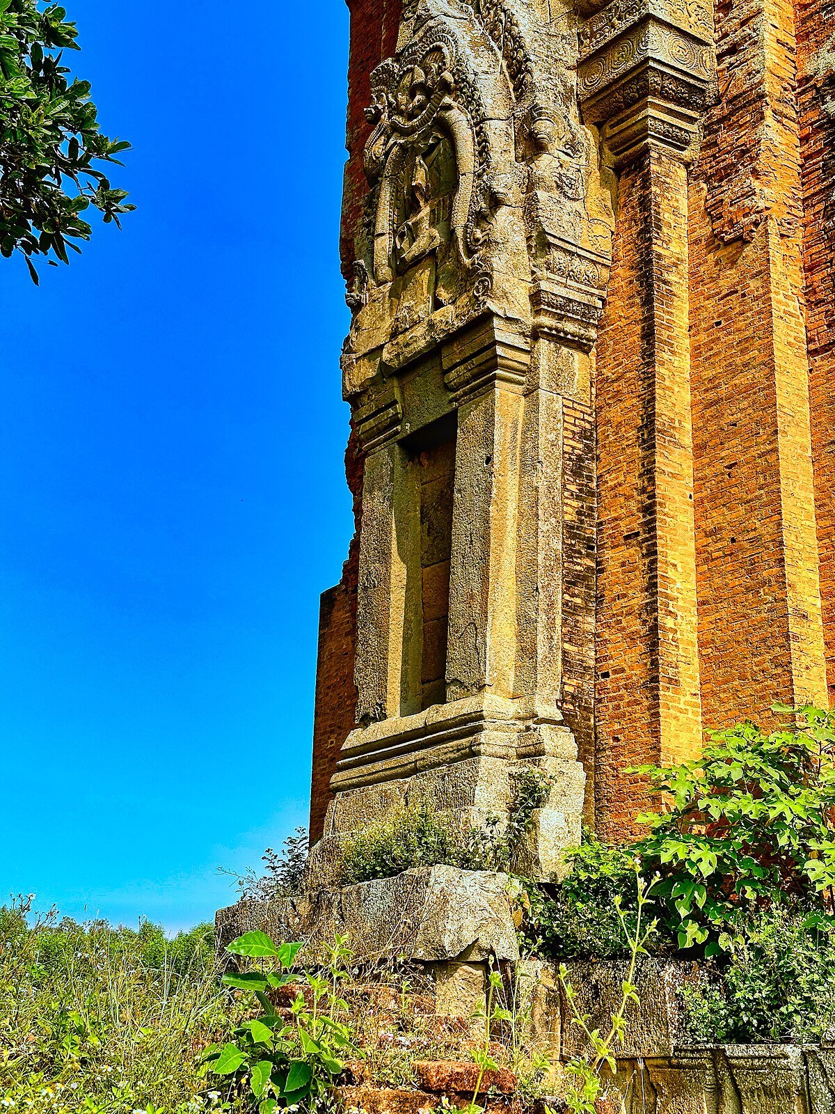 Duong Long Cham Towers